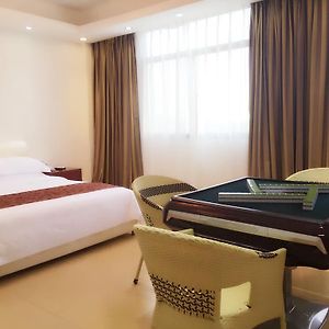 Double Room Lounge